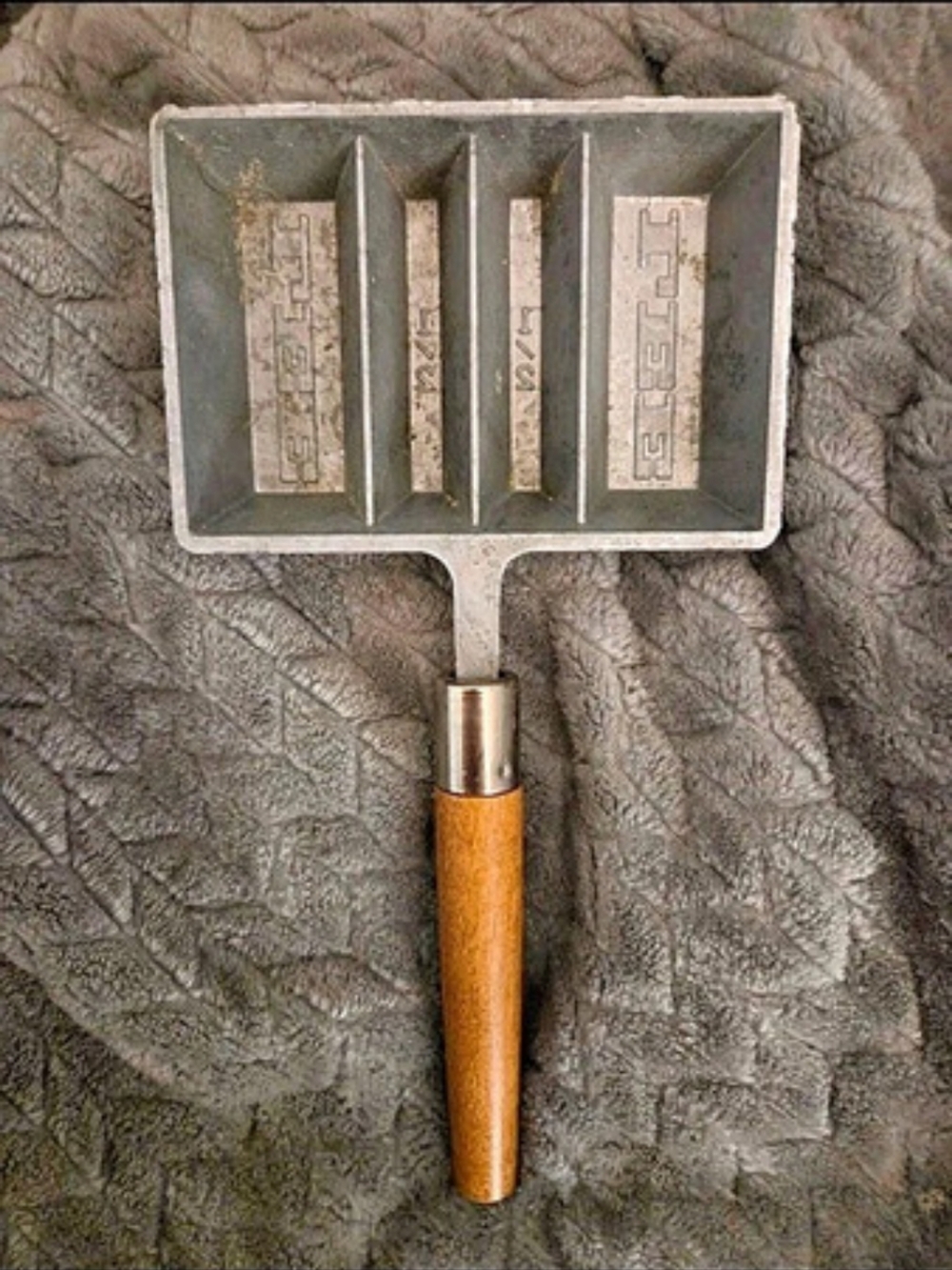 Lee Precision 4 Cavity Ingot Mold